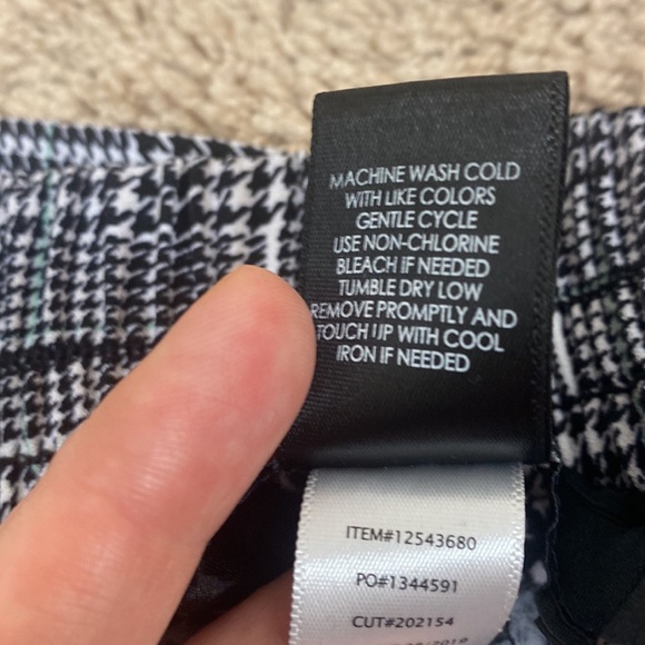 Torrid Self-Tie Taper Paper Bag Waist Black and White Houndstooth Pants - Picture 7 of 8